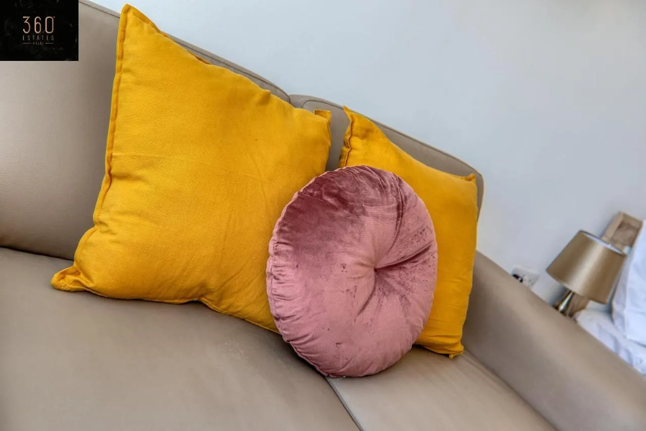 Penthouse Studio, With With Private Balcony & Wifi By 360 Estates San Ġiljan 0*,  Malta