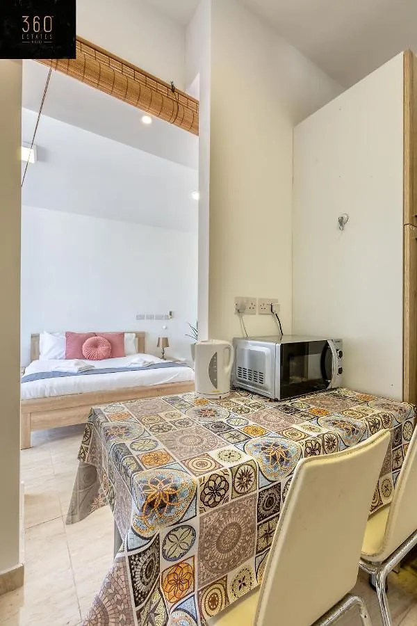 Penthouse Studio, With With Private Balcony & Wifi By 360 Estates St. Julian's Apartamento
