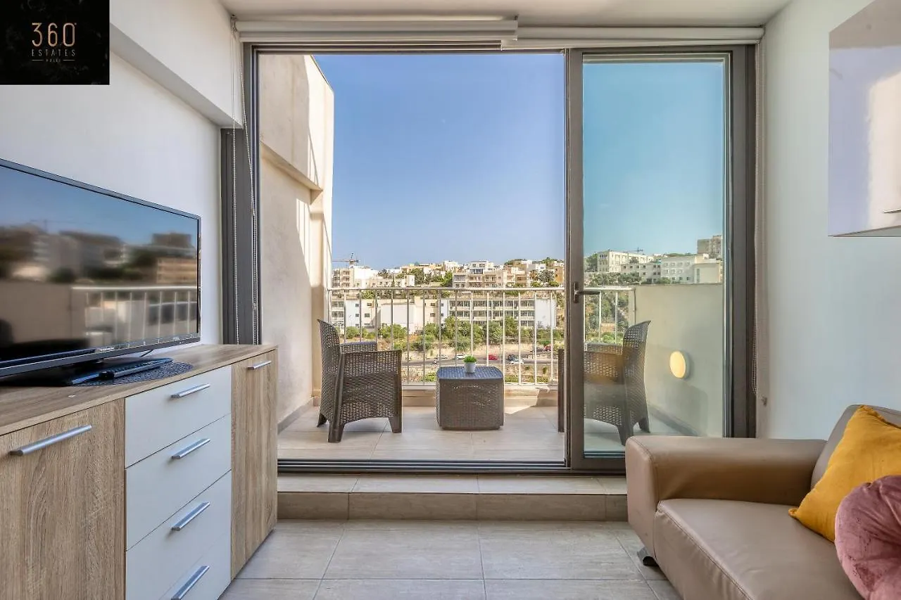 Penthouse Studio, With With Private Balcony & Wifi By 360 Estates St. Julian's