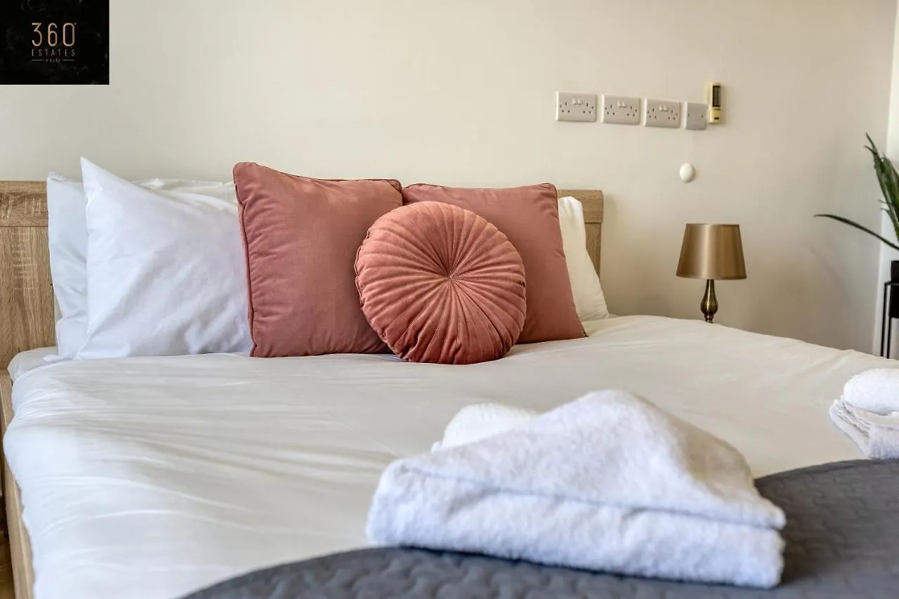 Penthouse Studio, With With Private Balcony & Wifi By 360 Estates San Ġiljan Appartement